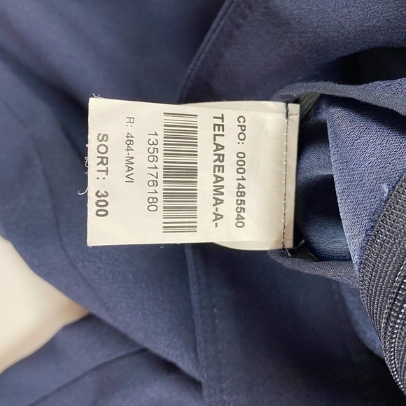 Boss Hugo Cropped Women Telareama Button Accent Navy Blue Work Dress Pants Sz 18 - Picture 9 of 10